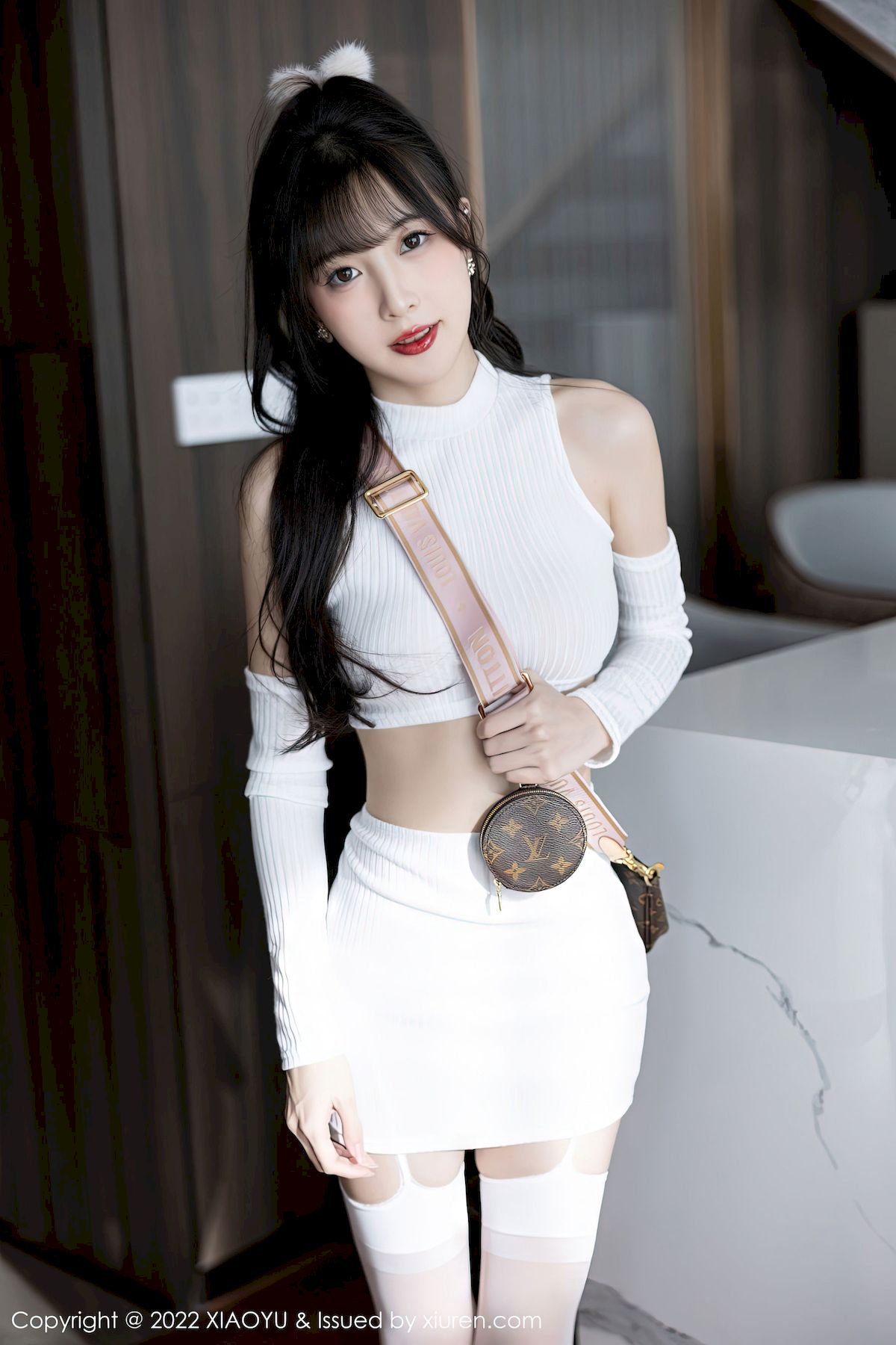 [语画界XIAOYU] Vol.928 模特林星阑 - 白色短款上衣+白色丝袜性感写真-御萝部落