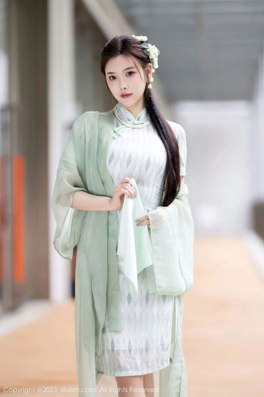 [XiuRen秀人网] No.6983 杨晨晨Yome – 淡绿旗袍+原丝美腿写真-御萝部落