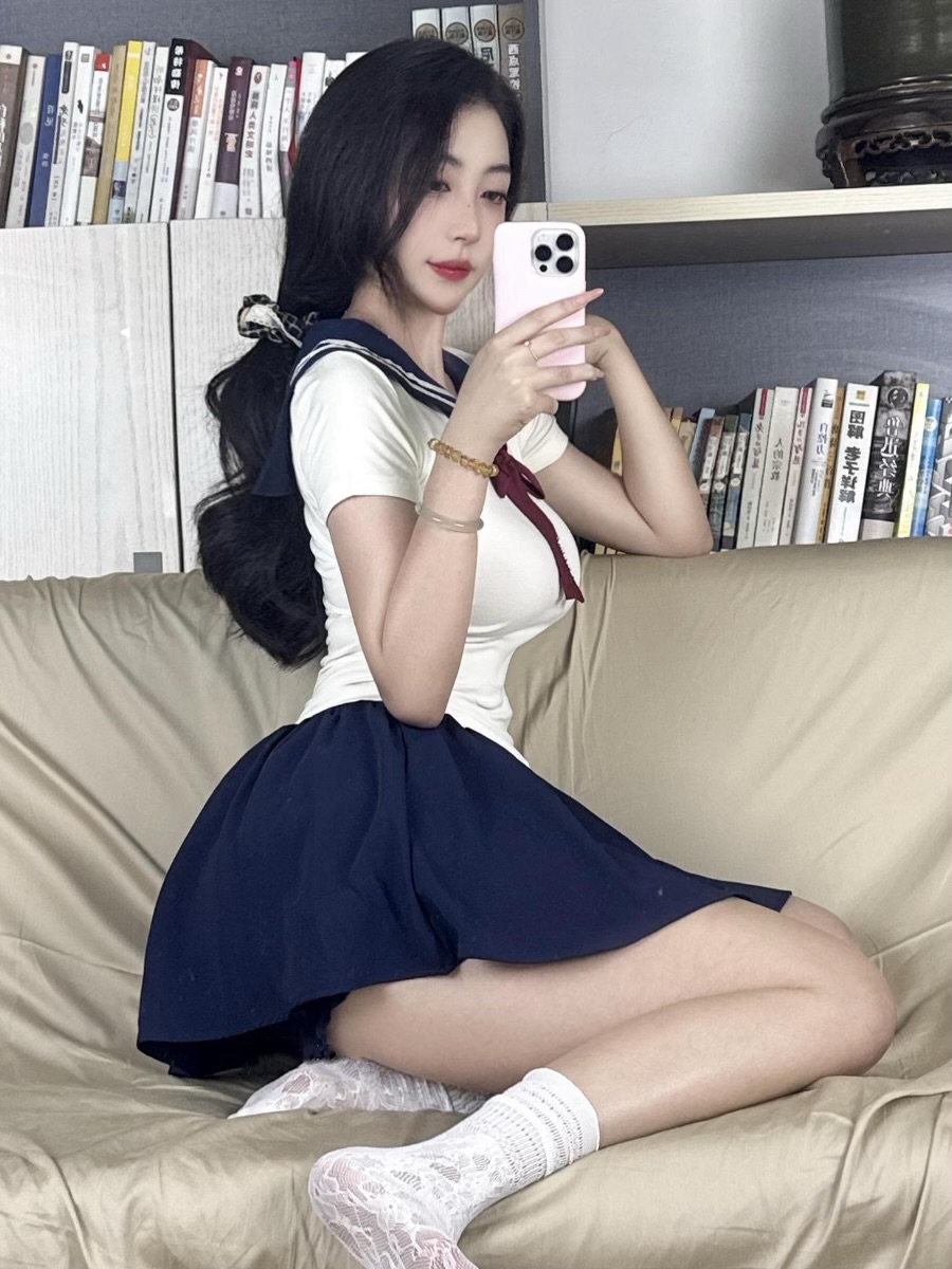 杨晚柠:抖音百万粉高颜值网红 岛遇尽显多风格魅力-御萝部落