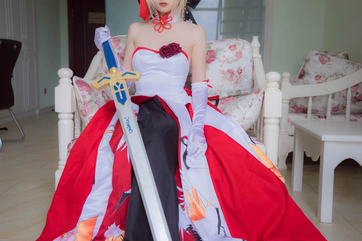 少女映画 - Fate Saber 仙鹤礼服：大尺度角色还原 75P-御萝部落