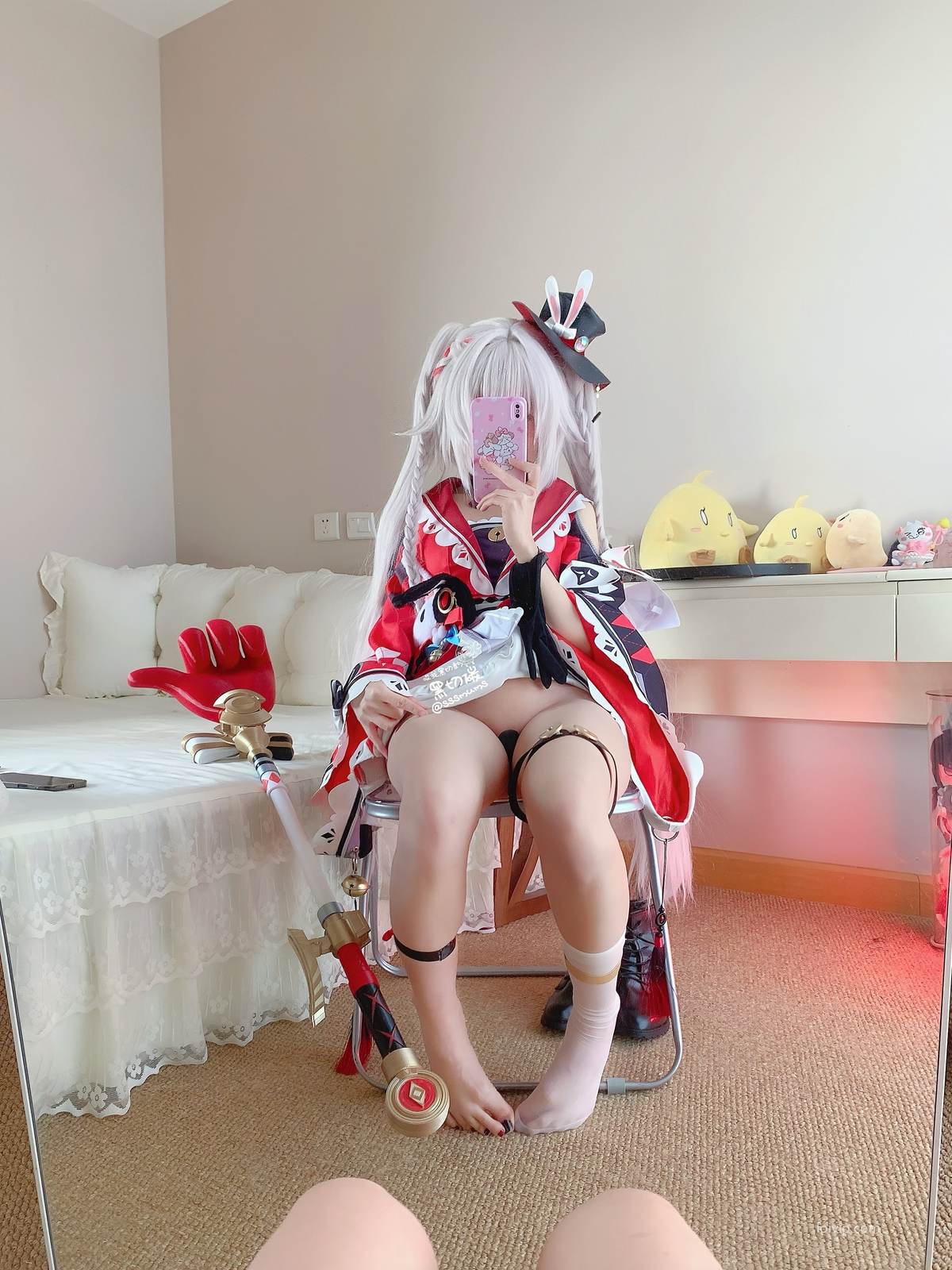 图片[1]-曲奇软fufu – 崩坏星穹铁道 花火：花火红黑和风 白发美腿还原 34P7V-御萝部落