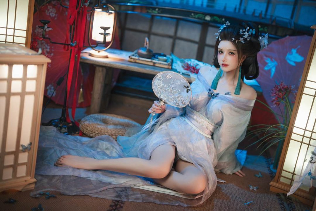 鹿八岁 – 碎蝶梦：唯美古装的柔光氛围很梦幻 镜头表现更大胆 美腿美乳细节都很抓眼 195P1V-御萝部落