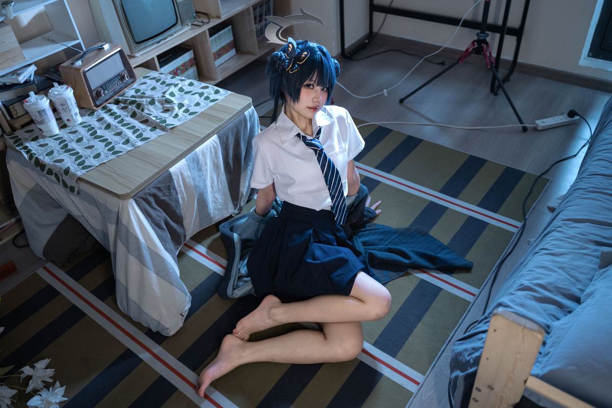 清水凪 - 龙华妃咲JK：角色JK制服造型还原 校园风格与人物气质呈现 简洁构图下的日常感与角色氛围展示 52P-御萝部落