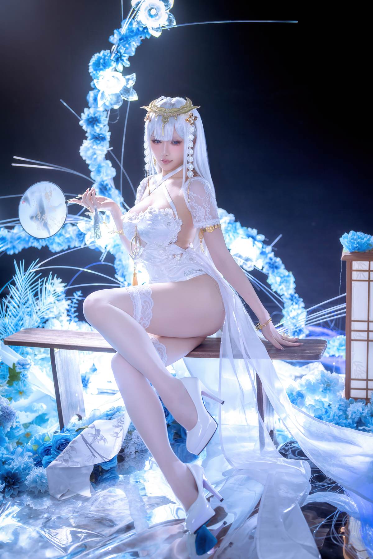 图片[2]-星之迟迟Hoshilily – 碧蓝航线 埃姆登：白发白丝礼装巨乳 高衩美腿还原 50P-御萝部落