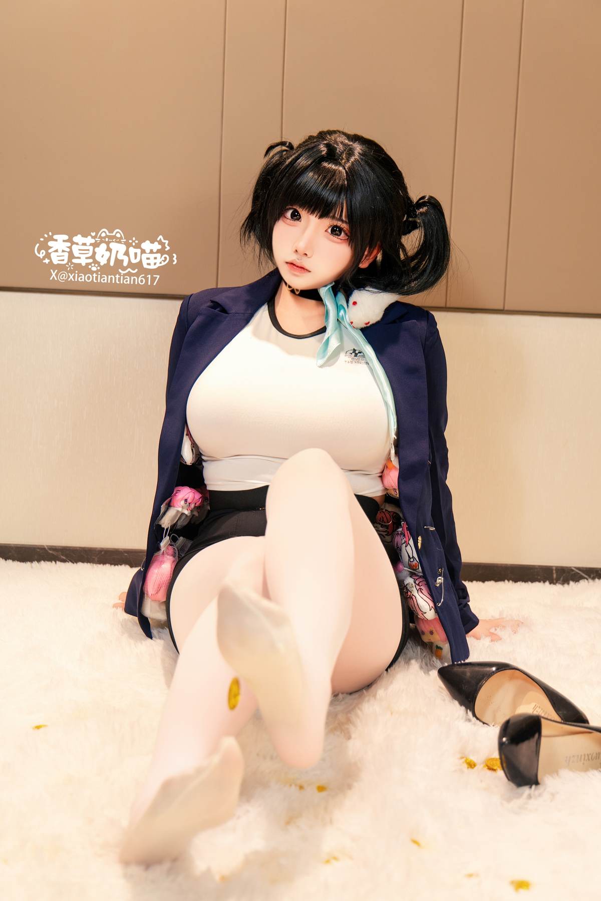 图片[3]-香草奶喵 – 胜利女神 妮姬 索拉：黑蓝外套白丝巨乳还原 136P22V-御萝部落