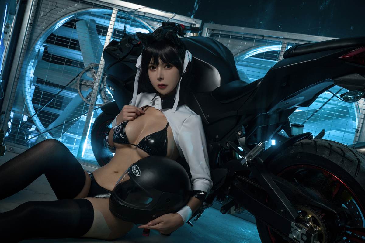 亚马逊鲶鱼 - 碧蓝航线 爱宕机车：黑白机车服黑丝美胸 10P-御萝部落