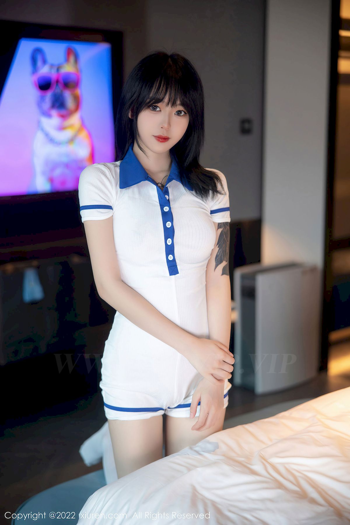 模特奶瓶子 - 水手服饰+白色长袜性感写真