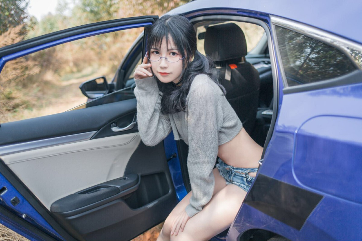 COSER美女逐月su – 车内篇 - COSPLAY-御萝部落